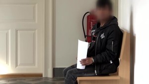 Má 17 a na krku druhé obvinenie. V parku mal napadnúť muža