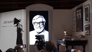 Posledná rozlúčka s Bartoškom! NAJORIGINÁLNEJŠIE pietne miesto a davy ľudí!