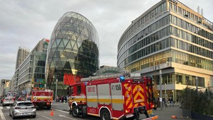 Hasiči zasahujú v obchodnom centre pri Dunaji v Bratislave, kde nahlásili požiar