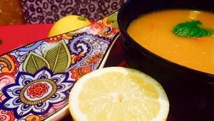 Raw vitamínová bomba na chladné dni: Thajská karí kokosová polievka