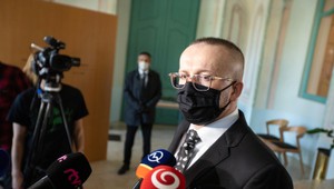 Bývalý riaditeľ SIS Pčolinský ostáva vo väzbe. Za mrežami si ďalej pobudne aj Kováčik
