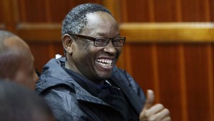 Funkcionár sa skrýval pod posteľou, zatknutiu neunikol