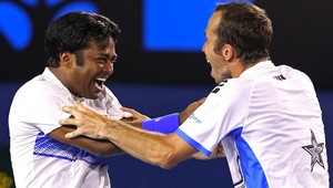 Paes so Štěpánkom vo finále štvorhry zdolali Bryanovcov