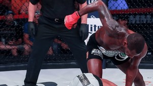 Dva duely počas jedného večera Bellatoru ukončil kop do rozkroku