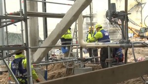 Z montážnej dielne Európy sa môže stať čierna diera. Slovenský priemysel potrebuje finančnú injekciu, inak prídu ľudia o prácu