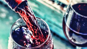 Záleží vám na prostate? Pite červené víno!