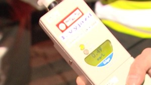 Za volant si môžete sadnúť aj s pohárikom