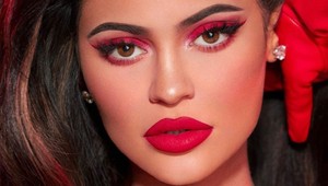 Na Instagrame dokonalá ikona, v realite by ste ju nespoznali: TOTO je pravá tvár Kylie Jenner