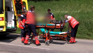 Záhadná nehoda motorkára. Zranený bol na mieste, mašina nie