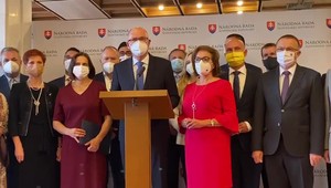 Strana SaS diskutuje o odluke cirkvi od štátu, ale aj prístupe cirkvi ku komunite LGBT: Cirkev slúži štátu, tvrdí Taraba