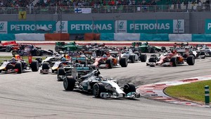 Aj v druhom tréningu pred VC Maďarska double Mercedesu