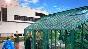 dm podporila sumou takmer 6-tisíc eur lokálny projekt GREENHOUSE – verejný skleník v Nitre Bratislava