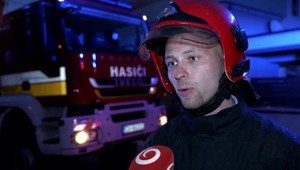 Oheň zničil dielňu aj stroje: Dôchodcovi, ktorý hasil plamene, museli ošetriť popáleniny