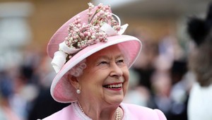 Kráľovná zmenila IMIDŽ!