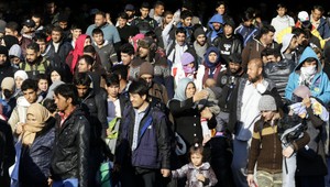 Na gréckej hranici uviazli tisíce migrantov, chcú vstúpiť do Macedónska