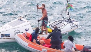 Sám prevesloval Atlantik, prežil žralokov aj osamelosť