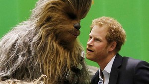 V najnovších Hviezdnych vojnách si zahrajú aj členovia britskej kráľovskej rodiny!