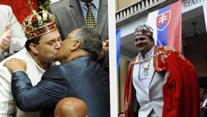 V centre Košíc korunovali Rómskeho kráľa Róberta I.