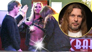 Spevák Petr Kolář po škandále s drogami: Sex s blondínkou pri bare