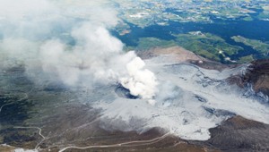 Japonská sopka Aso vybuchla, dym stúpal do dvoch kilometrov