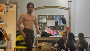 Seriálový krásavec ohromil brušákmi v životnej forme! Fanúšičky šli do kolien!