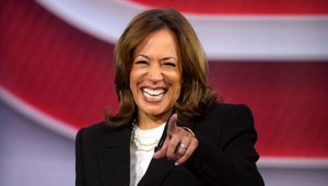 Iowa mení farbu? Harrisová podľa prieskumu získala náskok pred Trumpom