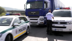 Záhadná smrť. Na odpočívadle našli telo muža