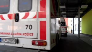 Tvrdo zaspal a už sa nezobudil. Môže za smrť muža domáca pálenka?