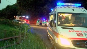 3,5 promile a bez vodičáku. Motorkár (25) skončil pod autom