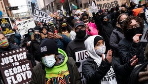 Amerika sa pripravuje na verdikt v prípade úmrtia Georga Floyda. Závery by mohli opäť rozdeliť krajinu