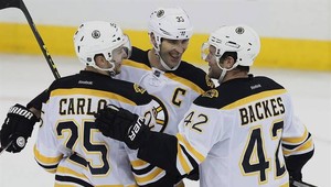 Chára prispel k víťazstvu Bostonu gólom, Tatar asistoval