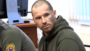 Počkal si ich pred domom a začal strieľať. Jozefovi za pokus o vraždu hrozí 25 rokov