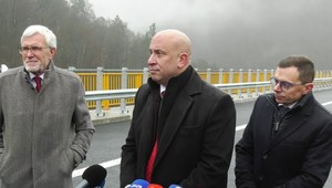 Tlačová beseda ministra dopravy o tvorení úseku R2 Kriváň - Mýtna