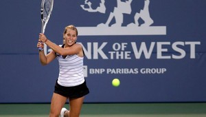 Cibulková v Stanforde preskočila prvú prekážku