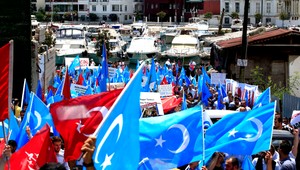 Čína varuje svojich obyvateľov pred protestami v Turecku