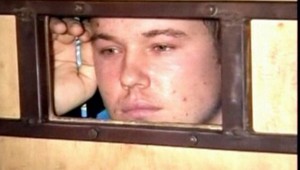 Otec zavrel syna (21) do skrine! Musel v nej aj močiť