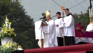 VIDEO: Stovky pútnikov si prišli do Nitry uctiť svätého Cyrila a Metoda