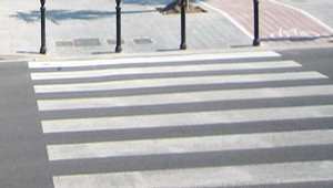 Nehoda pred nemocnicou: Po zrážke ostala 71-ročná žena hospitalizovaná