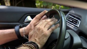 Vodiči, pozor. Vytrubovanie, vybrzďovanie či prostredník z okna vás môže vyjsť draho