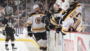 Chára prispel gólom k výhre Bostonu. Rozhodlo predĺženie