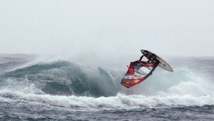 Pollák na Garde bronzový aj s prasknutým surfom