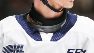 Bezpečnejšie na ľade. Svetový hokej zavádza povinnú ochranu krku