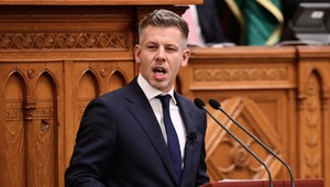 Magyar nechal vyviesť Orbánovho bývalého hovorcu: Havasi ho obvinil zo zneužitia právomocí