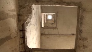 Prípad Vanesky, ktorá spadla do šachty, sa zamotáva. Vrátila sa jej pamäť