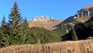VIDEO: Jeseň vo Vysokých Tatrách vrcholí. Pre mnohých turistov je toto obdobie tým najkrajším z celej letnej sezóny