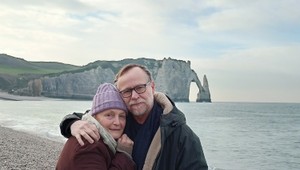 Aké dôležité je byť pri umierajúcom rodičovi?  Vďaka filmu TANCUJ MATLYLDA si to uvedomíte