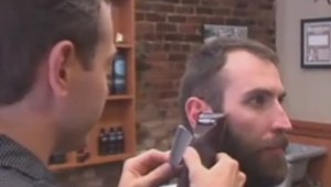 UNIKÁTNE VIDEO: Chára si holí víťaznú bradu!