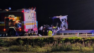 Tragická nehoda pri Heľpe si vyžiadala šesť obetí a jedno zranené dieťa