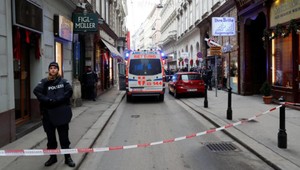 Streľba v centre Viedne. Jeden človek je mŕtvy a jeden ťažko zranený