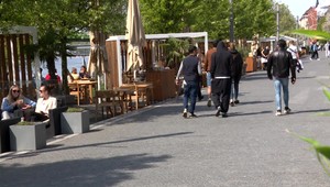 Od 14. marca sa uvoľňujú opatrenia. Rúšok a respirátorov by sme sa mohli zbaviť najskôr koncom marca